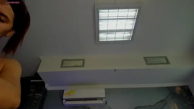 AnthonelaDuque online show from September 2025 11:48:01 AM