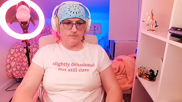 TransCayenne online show from November 2025 07:58:01 PM