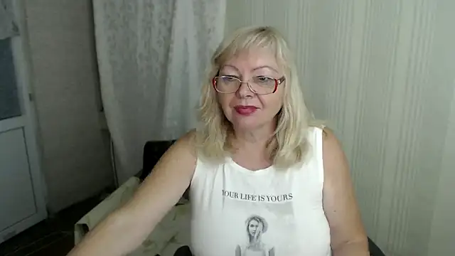 EvelynLoveShy online show from September 2025 10:47:01 PM