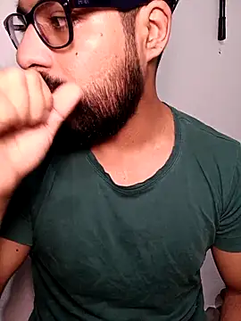 Snapshot of HombreS3n chatting on October 2025 09:42:01 PM HombreS3n online show from October 2025 09:42:01 PM