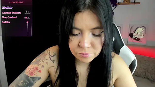 Snapshot of AilynRed chatting on October 2025 03:02:02 AM AilynRed online show from October 2025 03:02:02 AM