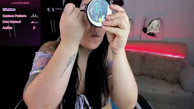 Snapshot of AilynRed chatting on October 2025 08:51:02 PM AilynRed online show from October 2025 08:51:02 PM