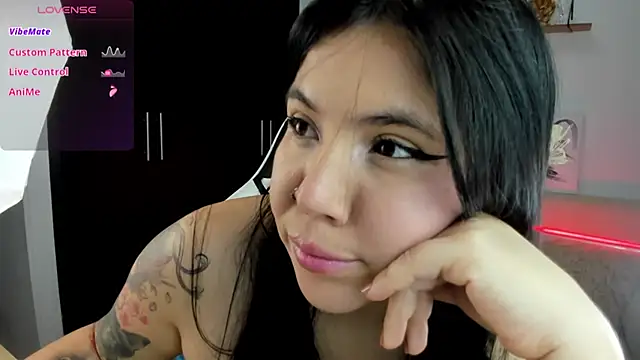 Snapshot of AilynRed chatting on October 2025 01:47:02 AM AilynRed online show from October 2025 01:47:02 AM