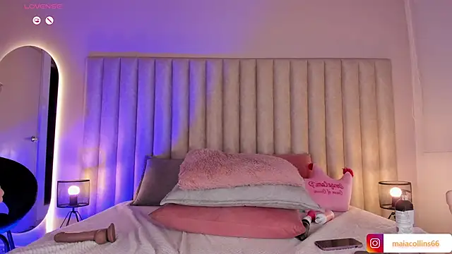 Maia Collins online show from March 2025 02:30:01 AM