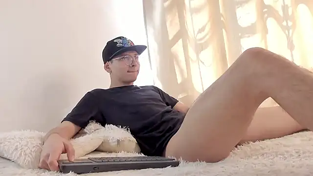 a lejandro 0 8 online show from December 2024 05:53:02 PM