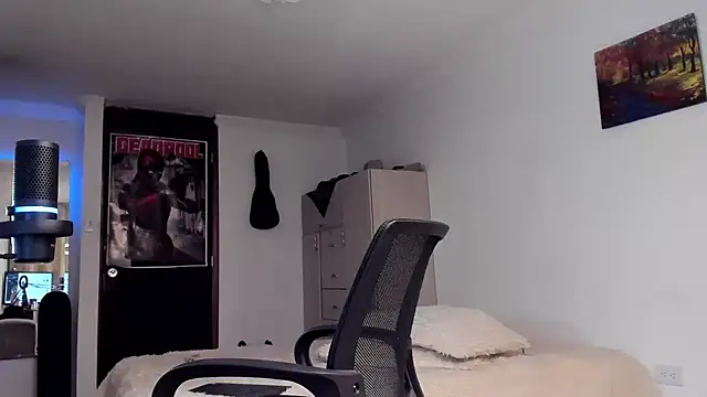 a lejandro 0 8 online show from December 2024 02:27:01 AM