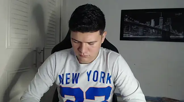 Snapshot of Plug_Control chatting on December 2024 04:02:02 AM Plug Control online show from December 2024 04:02:02 AM