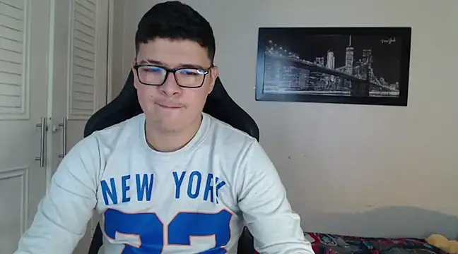 Snapshot of Plug_Control chatting on December 2024 04:36:02 PM Plug Control online show from December 2024 04:36:02 PM