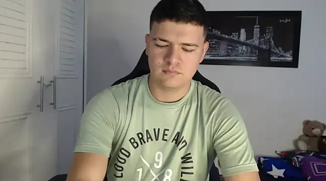 Snapshot of Plug_Control chatting on December 2024 08:45:02 PM Plug Control online show from December 2024 08:45:02 PM