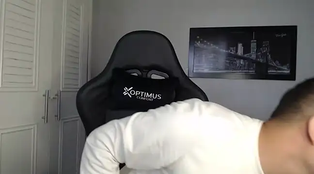 Snapshot of Plug_Control chatting on January 2025 04:38:01 PM Plug Control online show from January 2025 04:38:01 PM