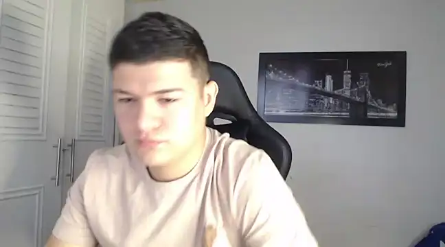 Snapshot of Plug_Control chatting on January 2025 01:24:02 PM Plug Control online show from January 2025 01:24:02 PM