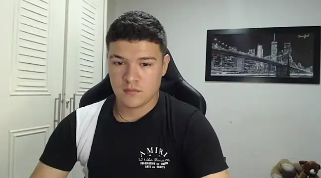 Snapshot of Plug_Control chatting on January 2025 10:45:01 PM Plug Control online show from January 2025 10:45:01 PM