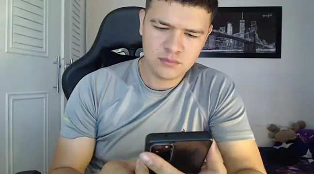 Snapshot of Plug_Control chatting on January 2025 01:49:01 PM Plug Control online show from January 2025 01:49:01 PM