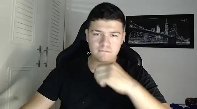 Snapshot of Plug_Control chatting on February 2025 01:50:02 AM Plug Control online show from February 2025 01:50:02 AM