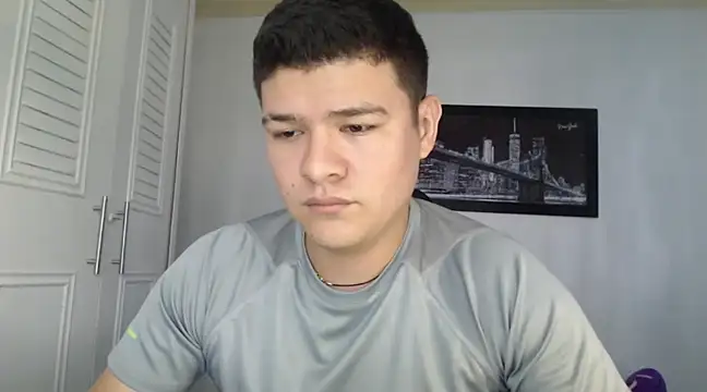 Snapshot of Plug_Control chatting on February 2025 03:05:01 PM Plug Control online show from February 2025 03:05:01 PM