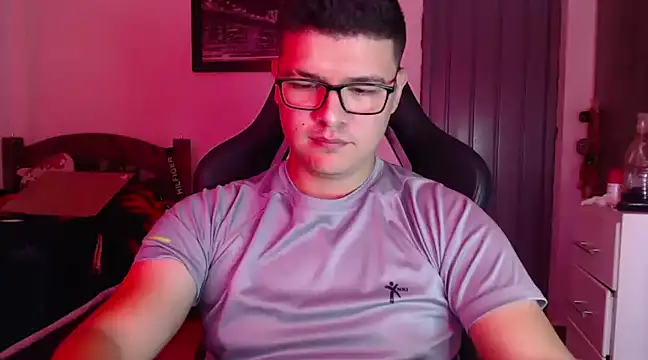 Snapshot of Plug_Control chatting on February 2025 05:49:02 PM Plug Control online show from February 2025 05:49:02 PM