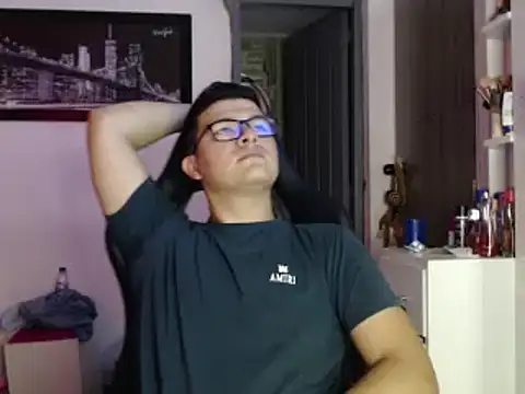 Snapshot of Plug_Control chatting on February 2025 07:25:02 PM Plug Control online show from February 2025 07:25:02 PM