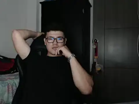 Snapshot of Plug_Control chatting on February 2025 08:33:02 PM Plug Control online show from February 2025 08:33:02 PM