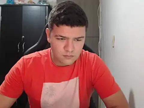 Snapshot of Plug_Control chatting on February 2025 03:37:02 PM Plug Control online show from February 2025 03:37:02 PM