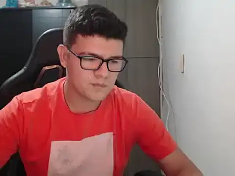 Snapshot of Plug_Control chatting on February 2025 06:53:01 PM Plug Control online show from February 2025 06:53:01 PM