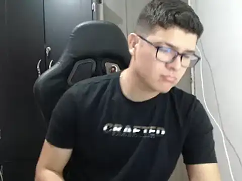 Snapshot of Plug_Control chatting on March 2025 01:51:01 PM Plug Control online show from March 2025 01:51:01 PM