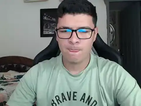 Snapshot of Plug_Control chatting on March 2025 05:49:02 PM Plug Control online show from March 2025 05:49:02 PM