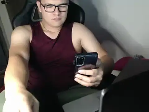 Snapshot of Plug_Control chatting on March 2025 04:26:01 AM Plug Control online show from March 2025 04:26:01 AM