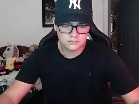 Snapshot of Plug_Control chatting on March 2025 07:42:02 PM Plug Control online show from March 2025 07:42:02 PM