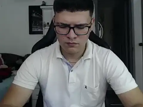 Snapshot of Plug_Control chatting on March 2025 05:41:02 PM Plug Control online show from March 2025 05:41:02 PM