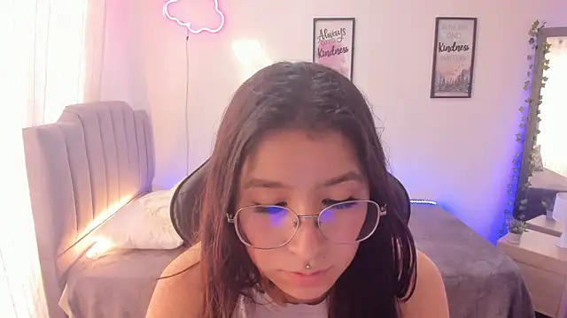 Amy joones online show from January 2025 04:30:02 PM