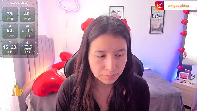 Amy joones online show from February 2025 01:33:02 PM