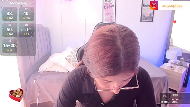 Amy joones online show from March 2025 04:38:02 PM