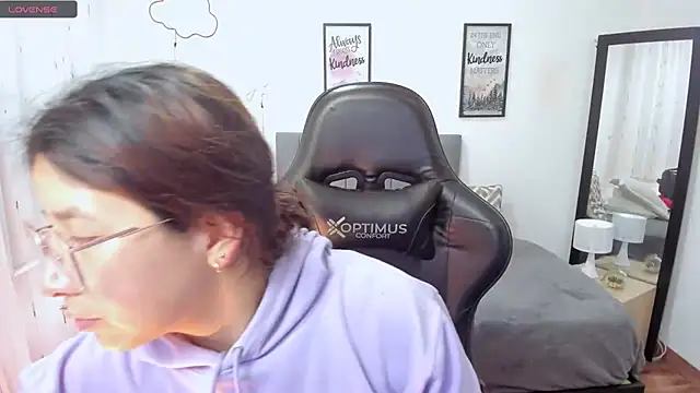 Amy joones online show from September 2025 11:45:01 AM