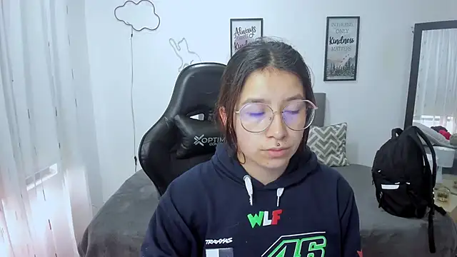 Amy joones online show from October 2025 12:13:02 PM