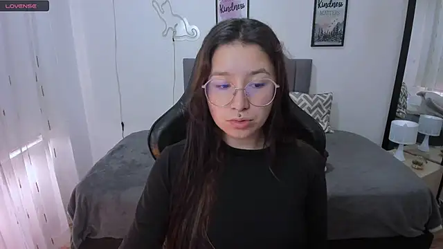 Amy joones online show from October 2025 02:18:02 PM