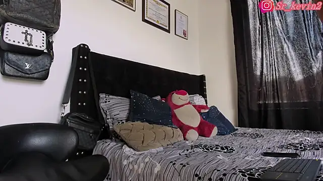 Snapshot of Pantera_black_21 chatting on November 2025 06:07:01 PM Pantera black 21 online show from November 2025 06:07:01 PM