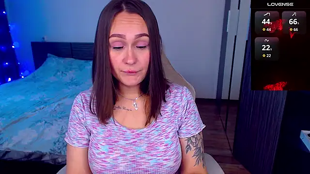 Snapshot of Cutie-Melanie chatting on October 2025 01:19:01 PM Cutie-Melanie online show from October 2025 01:19:01 PM