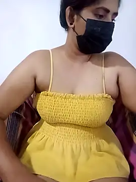 Snapshot of SLZAARA chatting on October 2025 03:26:02 AM SLZAARA online show from October 2025 03:26:02 AM