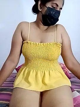 Snapshot of SLZAARA chatting on October 2025 08:18:01 PM SLZAARA online show from October 2025 08:18:01 PM