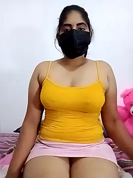 Snapshot of SLZAARA chatting on October 2025 08:20:01 PM SLZAARA online show from October 2025 08:20:01 PM