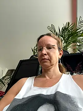 AnnikaRose online show from September 2025 05:40:01 AM