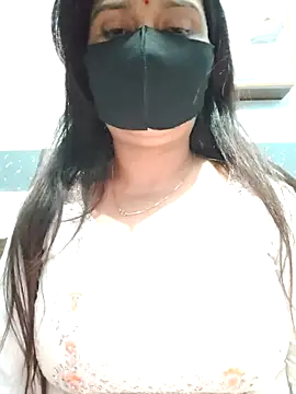 Snapshot of Aishwaryaa_69 chatting on January 2025 04:28:02 PM Aishwaryaa 69 online show from January 2025 04:28:02 PM