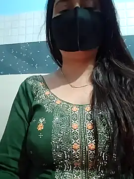 Snapshot of Aishwaryaa_69 chatting on January 2025 06:39:01 AM Aishwaryaa 69 online show from January 2025 06:39:01 AM
