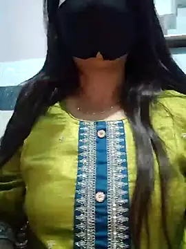 Snapshot of Aishwaryaa_69 chatting on February 2025 07:29:02 AM Aishwaryaa 69 online show from February 2025 07:29:02 AM