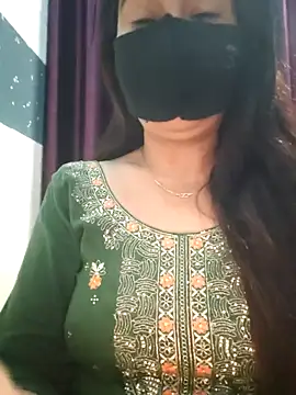 Snapshot of Aishwaryaa_69 chatting on February 2025 09:46:02 AM Aishwaryaa 69 online show from February 2025 09:46:02 AM