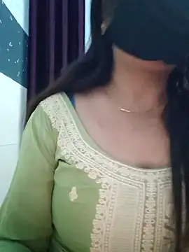 Snapshot of Aishwaryaa_69 chatting on February 2025 12:08:01 PM Aishwaryaa 69 online show from February 2025 12:08:01 PM