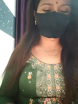 Snapshot of Aishwaryaa_69 chatting on February 2025 06:18:02 AM Aishwaryaa 69 online show from February 2025 06:18:02 AM