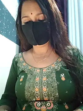 Snapshot of Aishwaryaa_69 chatting on March 2025 09:05:01 AM Aishwaryaa 69 online show from March 2025 09:05:01 AM