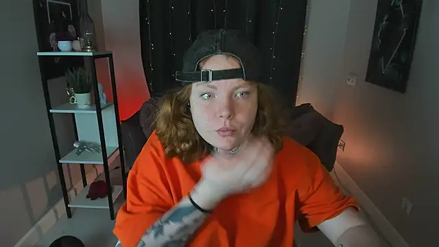 Cassie xKiss online show from October 2025 08:42:01 PM