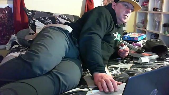 Mic Oxinner online show from November 2025 10:49:02 AM